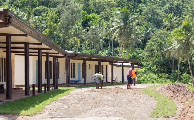 Latest News - New School / Cyclone-Refuge Completed On Naitauba Island